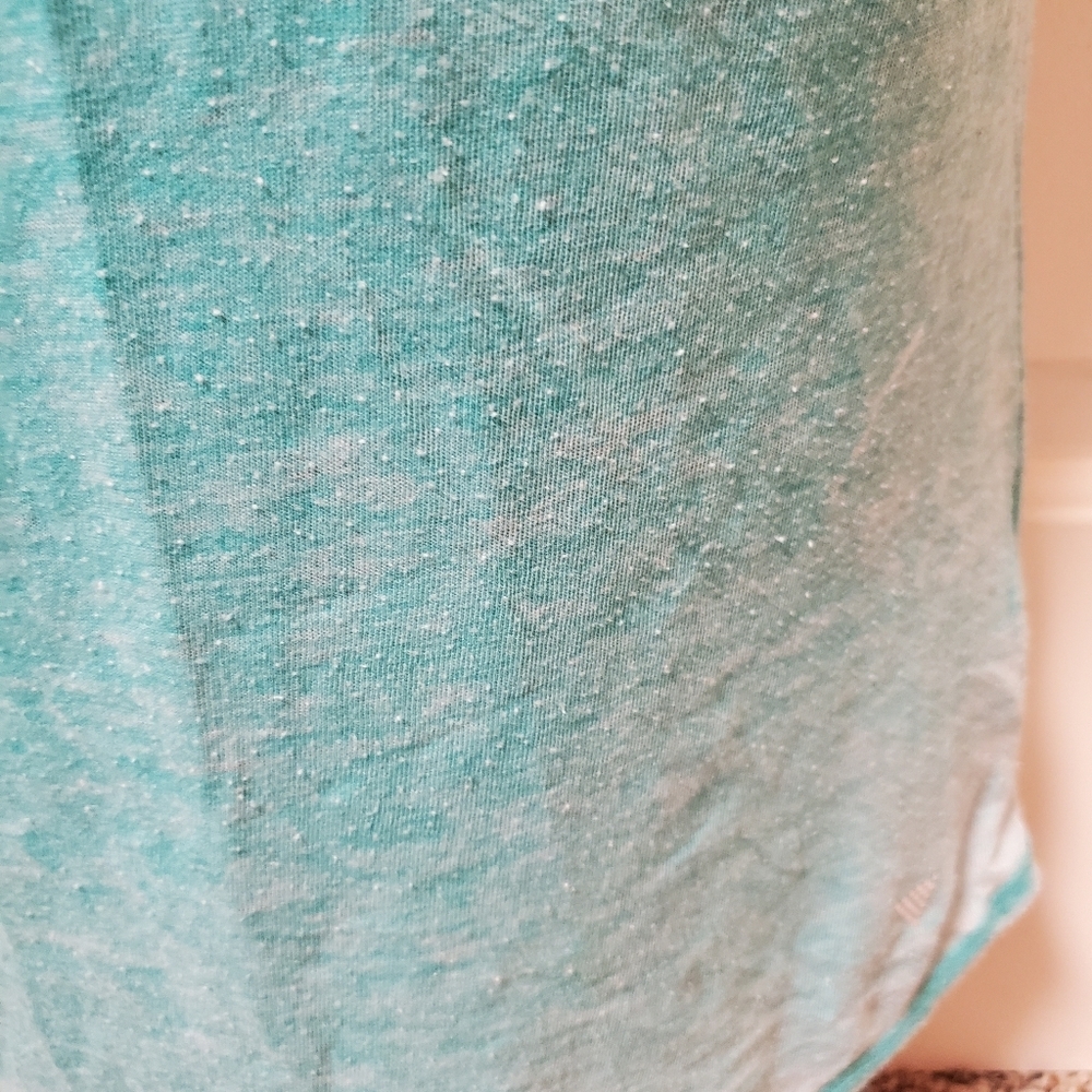 GUESS Distressed T-shirt - Picture 7 of 15